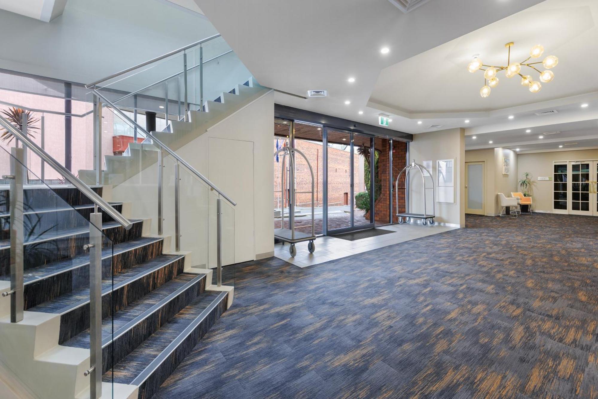 Best Western Plus Лонсестон Экстерьер фото